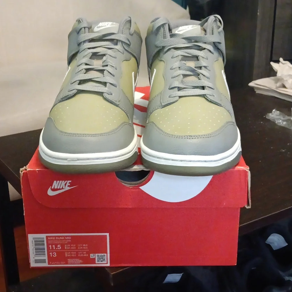 NIB NIKE DUNK MID 'DARK STUCCO' SZ 11.5 - Picture 3 of 8